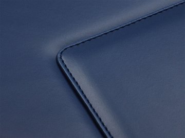 námořnická modrá