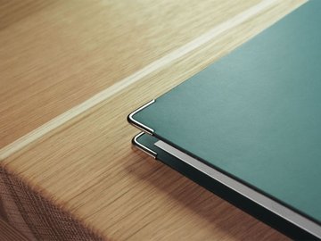 4 coins de livres en métal argenté